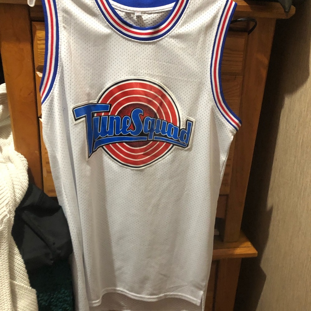 Tune squad jersey size medium